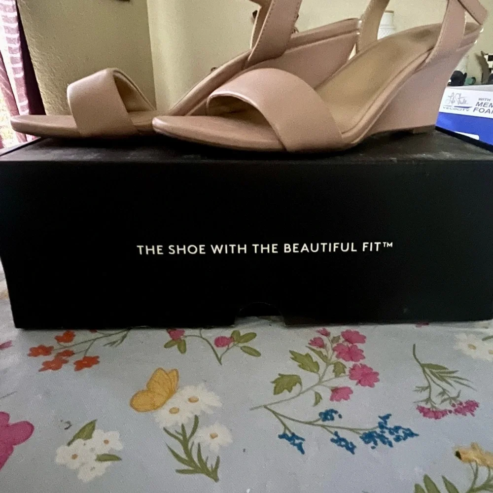 Naturalizer Blush Tan Wedge Sandals